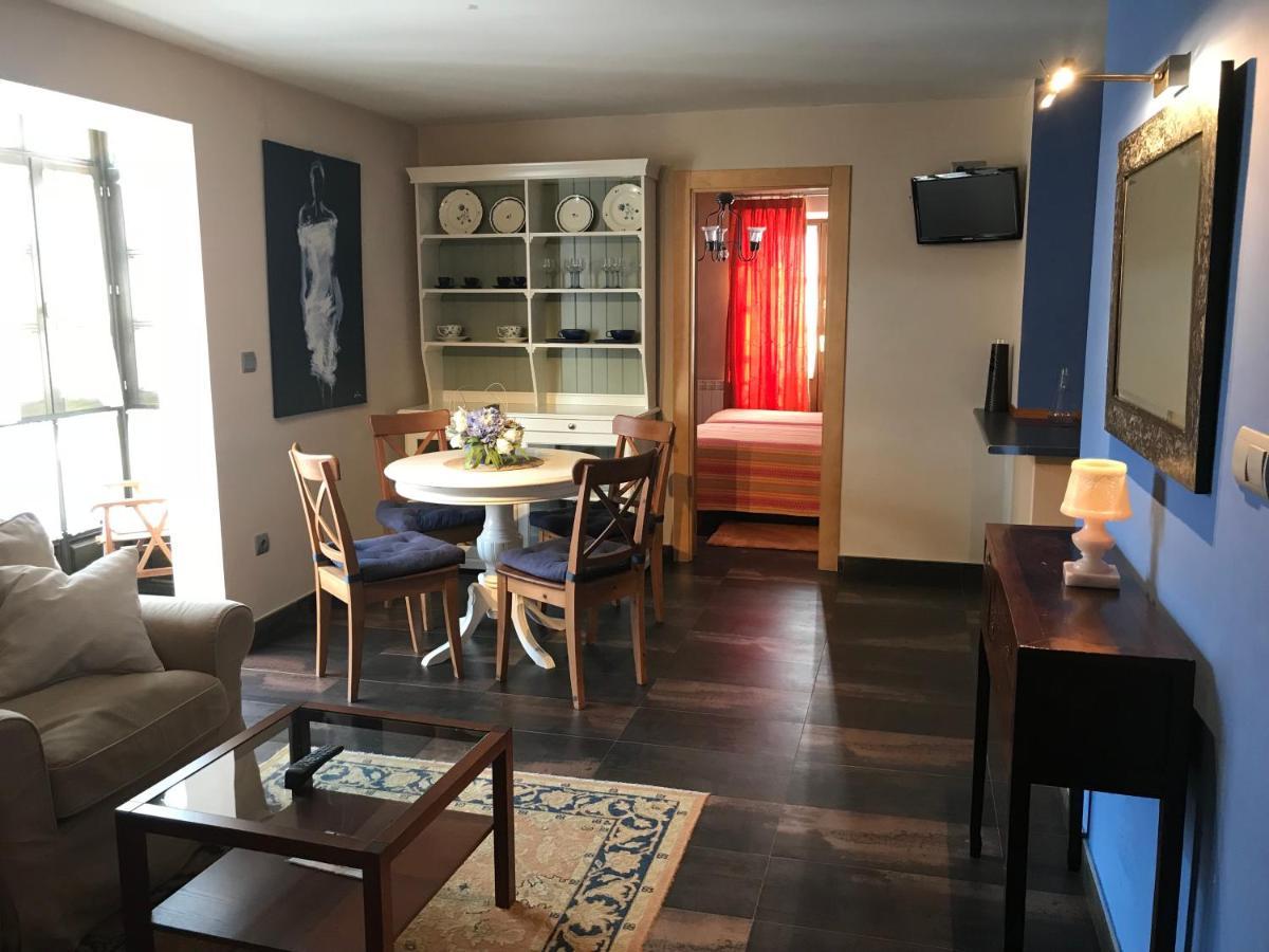 Apartamentos Ebro ריינוסה מראה חיצוני תמונה
