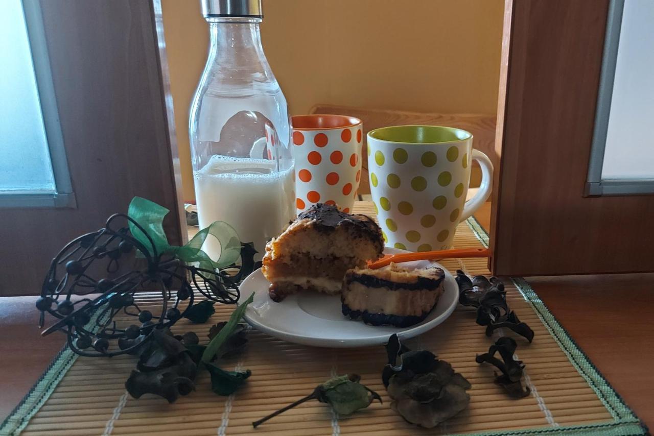 Apartamentos Ebro ריינוסה מראה חיצוני תמונה
