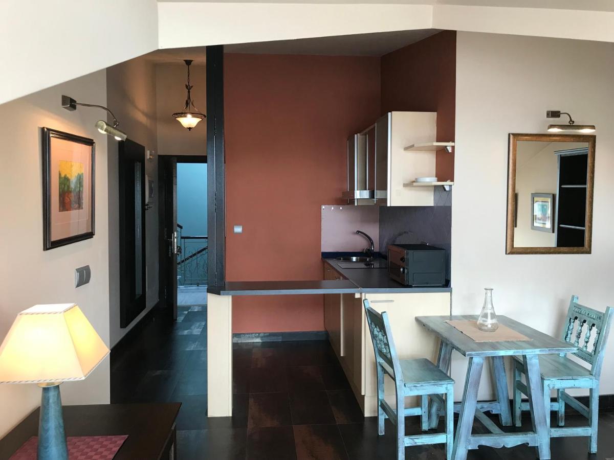 Apartamentos Ebro ריינוסה מראה חיצוני תמונה