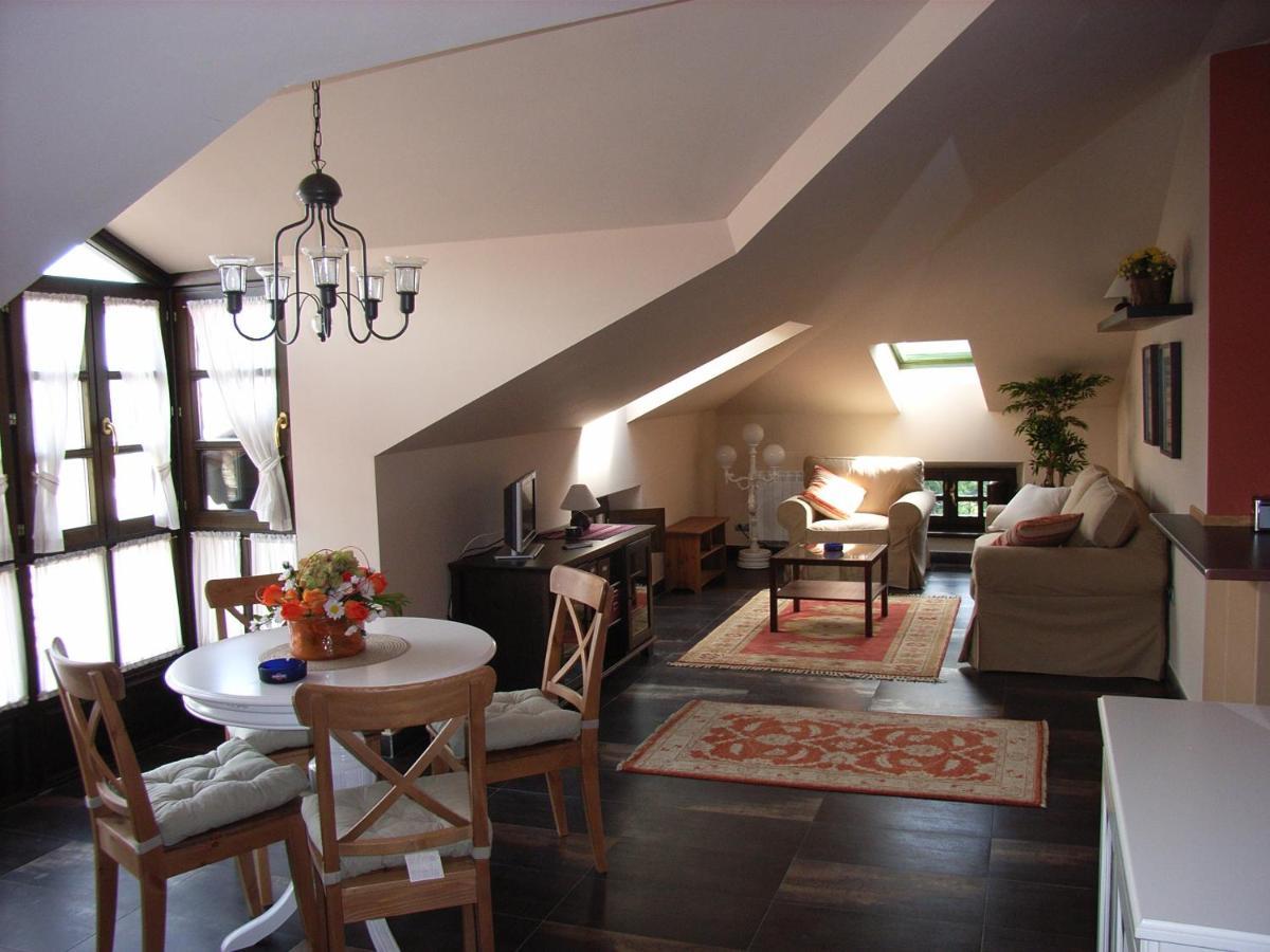 Apartamentos Ebro ריינוסה מראה חיצוני תמונה